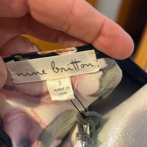 🆕 Nine Britton Stitchfix floral jersey knit top size S BIN E - Picture 6 of 9